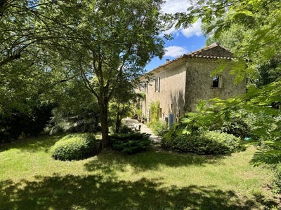 /international/fr/saint-chaptes-languedoc-roussillon-310108677636/