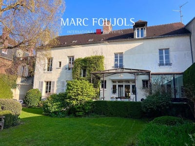 /international/fr/compiegne-picardie-310109279300/