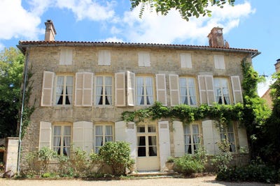 /international/fr/melle-charente-310108317878/