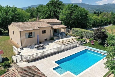 /international/fr/fayence-provence-alpes-cote-d-azur-310108465831/