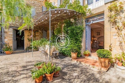 /international/fr/uzes-languedoc-roussillon-310101337570/?lang=en