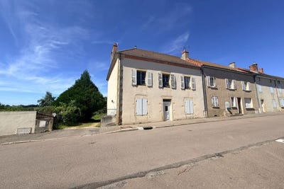 /international/fr/semur-en-brionnais-burgundy-310108928684/