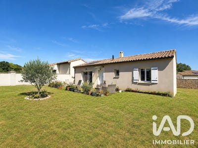 /international/fr/carsan-languedoc-roussillon-310109146949/?lang=pt