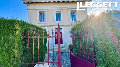 /international/fr/montmoreau-charente-310103766236/