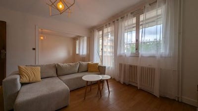 /international/fr/bourg-en-bresse-rhone-310108705214/