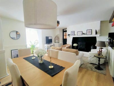 /international/fr/bagneres-de-luchon-midi-pyrenees-310099006979/
