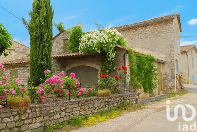 /international/fr/sainte-jalle-rhone-310100597990/