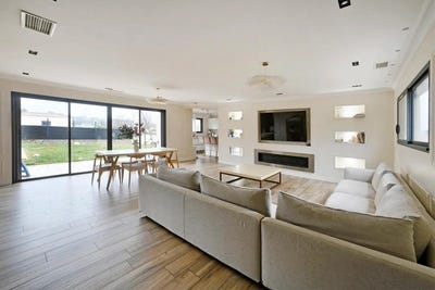 /international/fr/poulx-languedoc-roussillon-310107966771/