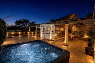 /international/fr/laudun-l-ardoise-languedoc-roussillon-310107499743/