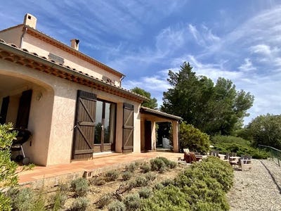 /international/fr/tourtour-provence-alpes-cote-d-azur-310100601582/