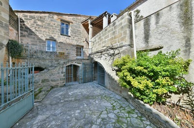 /international/fr/uzes-aquitaine-310106549173/