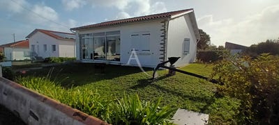 /international/fr/port-des-barques-charente-310106049025/