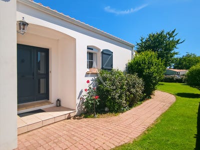 /international/fr/challans-pays-de-la-loire-310108270042/
