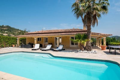 /international/fr/les-adrets-de-l-esterel-hh-15326677-les-adrets-de-l-esterel-provence-alpes-cote-d-azur-310100959900/?lang=fr