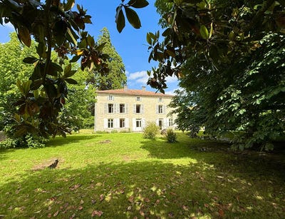 /international/fr/perigne-charente-310108407527/