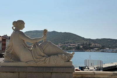 /international/fr/port-vendres-languedoc-roussillon-310100715393/