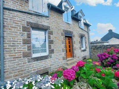 /international/fr/bourbriac-brittany-310101379332/