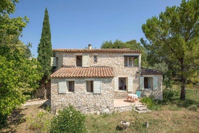 /international/fr/gordes-provence-alpes-cote-d-azur-310110358125/