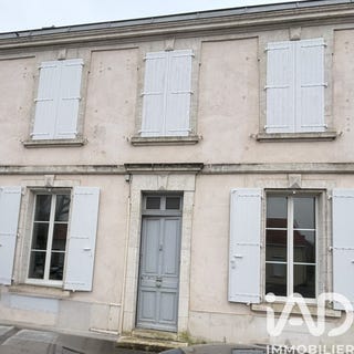 /international/fr/la-rochelle-franche-comte-310104525290/