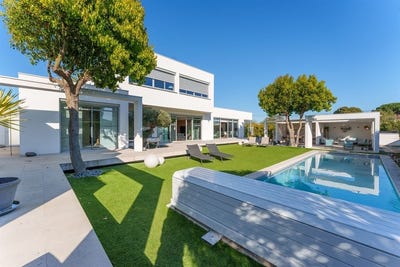 /international/fr/grau-d-agde-languedoc-roussillon-310107499944/