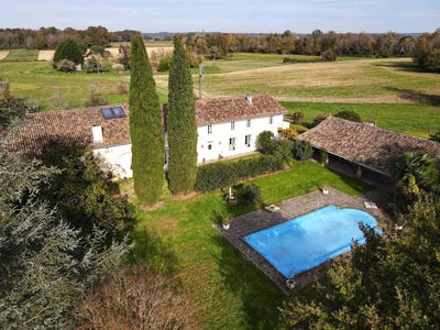 /international/fr/montlieu-la-garde-charente-310099432868/