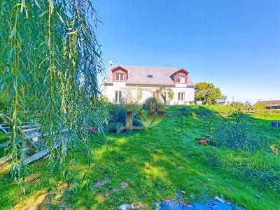 /international/fr/francueil-centre-val-de-loire-310104338582/