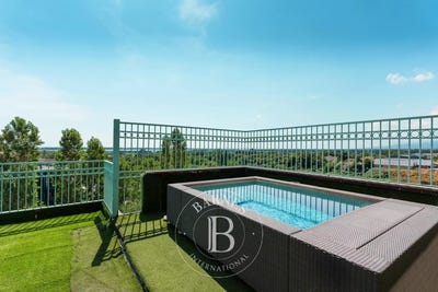 /international/fr/biguglia-corsica-310109557779/