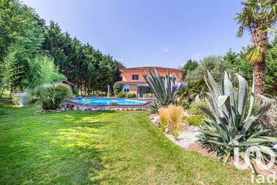 /international/fr/saint-etienne-de-tulmont-midi-pyrenees-310100790948/?lang=en