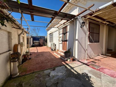 /international/fr/fourques-languedoc-roussillon-310107581761/