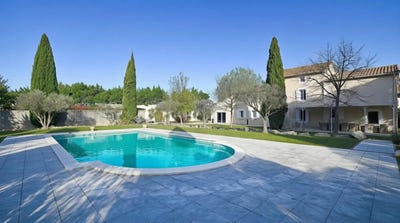 /international/fr/monteux-provence-alpes-cote-d-azur-310107972803/
