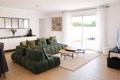 /international/fr/uchaud-languedoc-roussillon-310105832597/