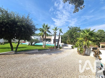 /international/fr/saint-laurent-des-arbres-languedoc-roussillon-310104447104/