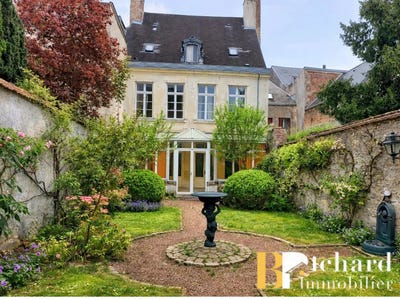 /international/fr/laon-picardie-310108926634/?lang=th