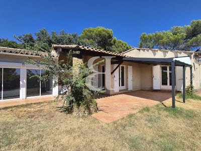 /international/fr/uchaux-provence-alpes-cote-d-azur-310109941737/