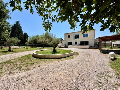 /international/fr/bagnols-sur-ceze-languedoc-roussillon-310108454853/