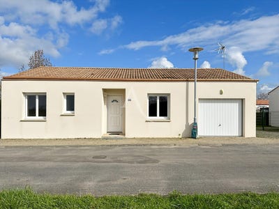 /international/fr/le-perrier-pays-de-la-loire-310106421275/