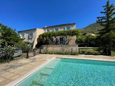 /international/fr/rustrel-provence-alpes-cote-d-azur-310100299065/