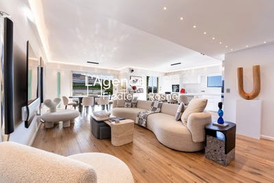/international/fr/saint-tropez-provence-alpes-cote-d-azur-310109206555/