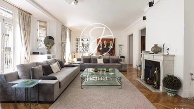 /international/fr/paris-16th-paris-310109019988/