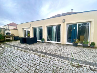 /international/fr/sandillon-centre-val-de-loire-310104463315/