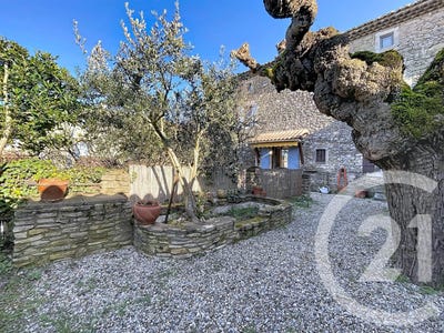 /international/fr/goudargues-languedoc-roussillon-310107566329/