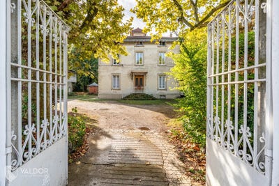 /international/fr/sathonay-camp-rhone-310103468965/