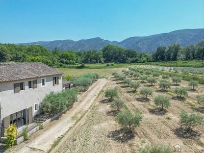 /international/fr/oppede-provence-alpes-cote-d-azur-310108602666/