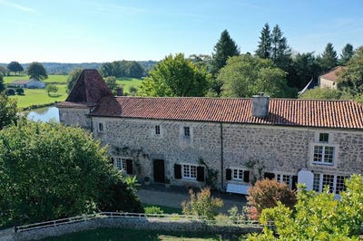 /international/fr/saint-estephe-charente-310106575585/