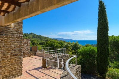 /international/fr/bormes-les-mimosas-provence-alpes-cote-d-azur-310101514722/