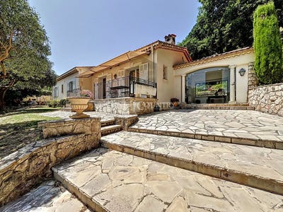 /international/fr/pegomas-provence-alpes-cote-d-azur-310100409754/