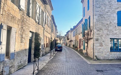 /international/fr/lauzerte-midi-pyrenees-310107736472/