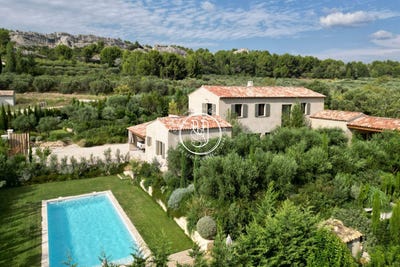 /international/fr/saint-remy-de-provence-provence-alpes-cote-d-azur-310101533839/