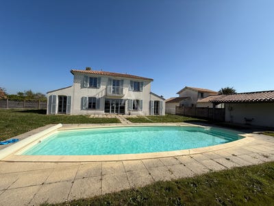 /international/fr/l-aiguillon-sur-vie-pays-de-la-loire-310108728249/
