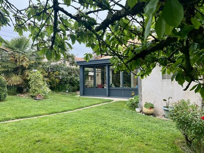 /international/fr/valdivienne-charente-310107498063/